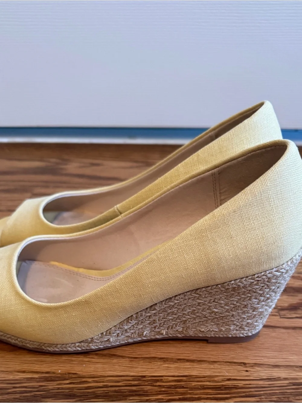 Kelly & Katie Yellow Peep Toe Espadrille Wedge Heels Size 9